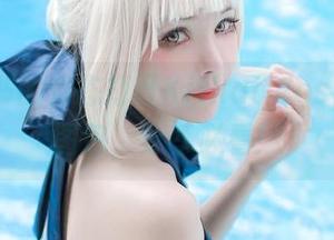 用小秘书的姿态打开Kitkat Cosplay的图包，分享必看！